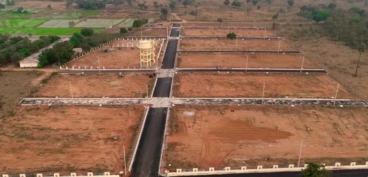 3 Plots Of Estate 400 Sqmts, Victoria Garden